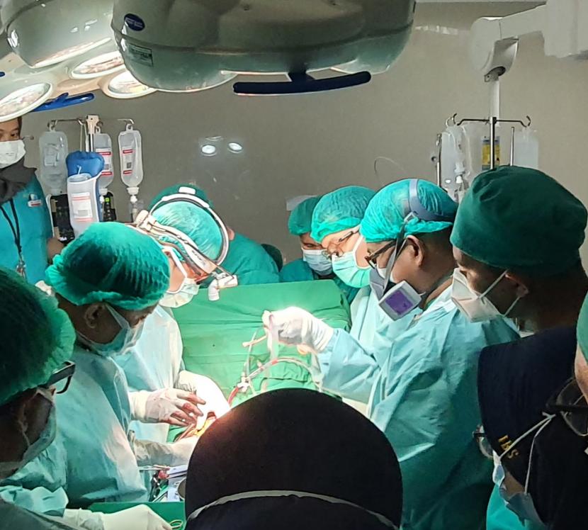 Operasi jantung terbuka (Dok). Rumah sakit yang melayani operasi jantung saat ini hanya enam.