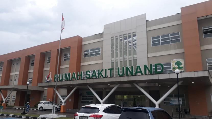 Rumah Sakit Universitas Andalas di Kota Padang yang sudah diresmikan sebagai salah satu  rumah sakit rujukan untuk mengisolasi pasien positif covid-19.Total pasien sembuh di Sumbar mencapai 11 orang. 