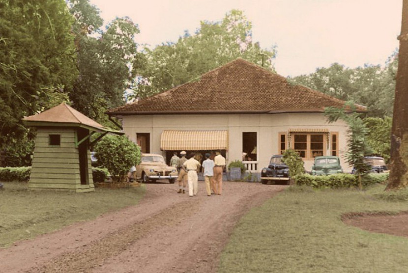 Rumah Soekarno di PegangsanTimur tempat proklamasi kemerdekaan Indonesia dibacakan pada 18 Agustus 1945. Rumsh ini sebenarnya sumbangan saudagar keturunan Arab-Yaman, Yusuf Martak. 