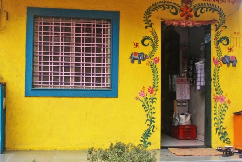 Rumah tanpa pintu di Shani Shangpur, India.