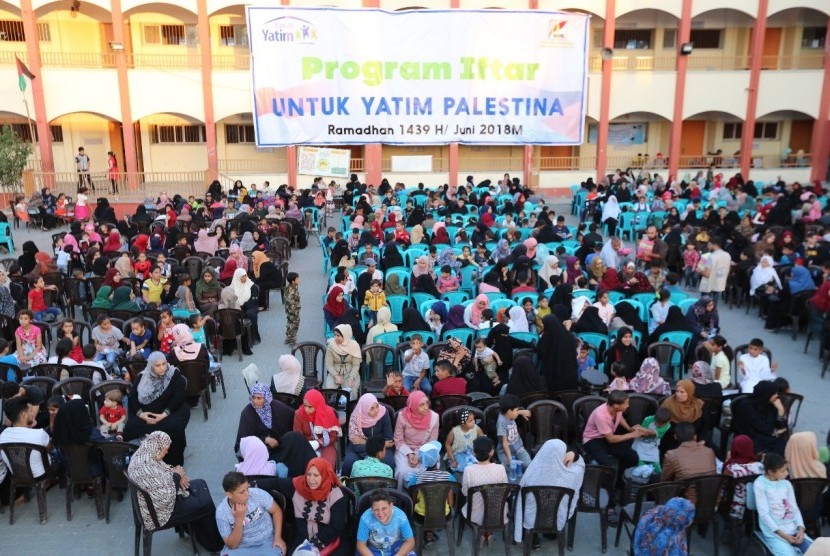 Rumah Yatim Berikan Paket Ifthar di Gaza