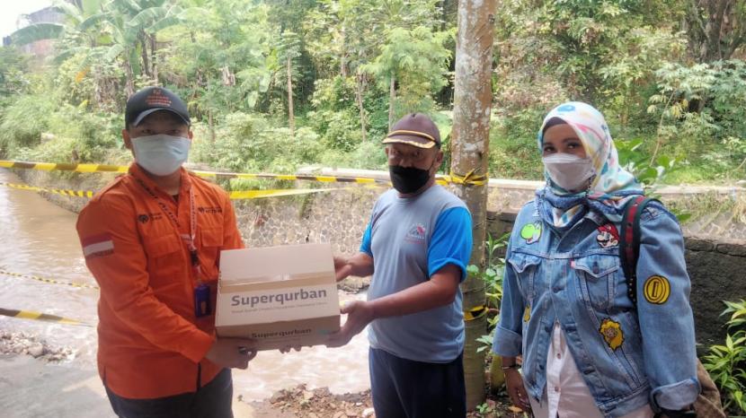  Rumah Zakat Action menerjunkan dua orang relawan untuk melakukan assessment bencana banjir di Blok Bongkaran RT.05 RW.01 Kelurahan Gegerkalong Kecamatan Sukasari Kota Bandung pada Senin, kemarin (2/11).
