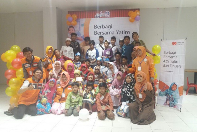  Rumah Zakat Ajak Anak Yatim Rekreasi