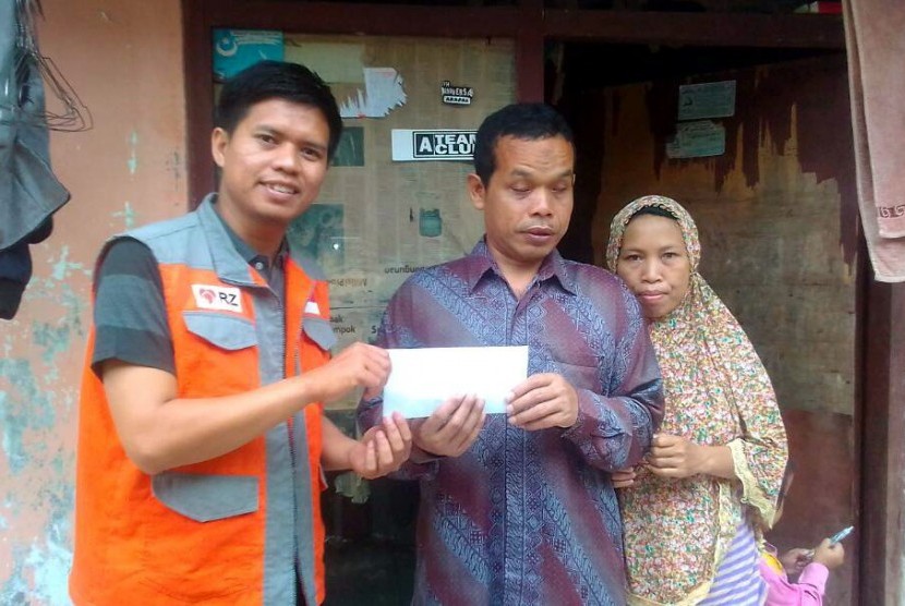 Rumah Zakat Bantu Kembangkan Usaha Tunanetra di Bekasi