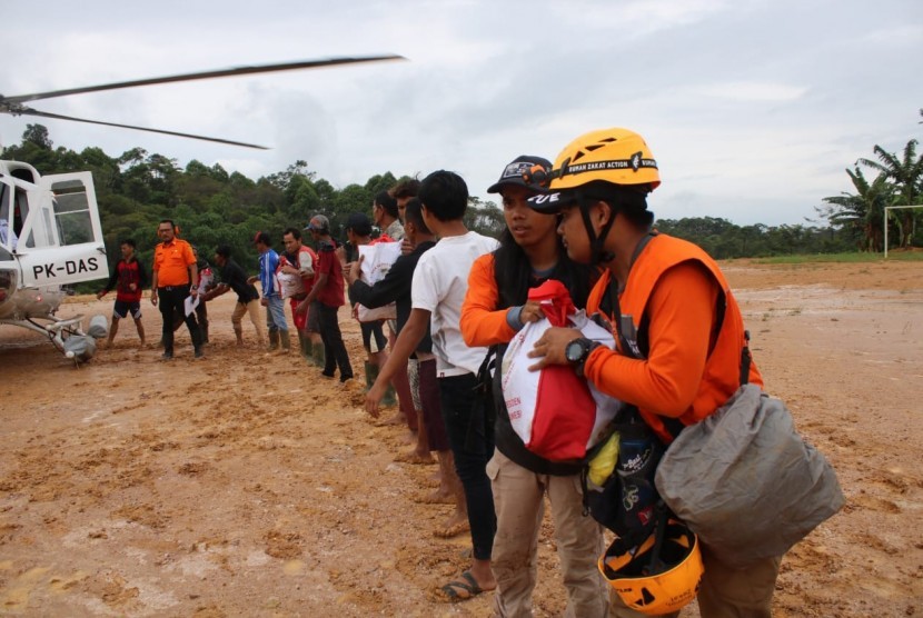Rumah Zakat Luncurkan Kampanye 'Kebahagiaan Indonesia'. Rumah Zakat bantu korban banjir di 11 provinsi.