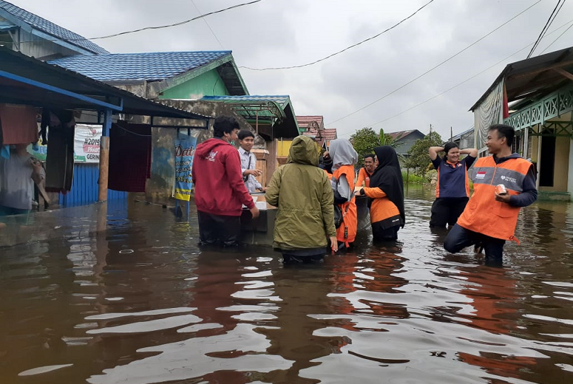 Rumah Zakat bantu korban banjir Samarinda.