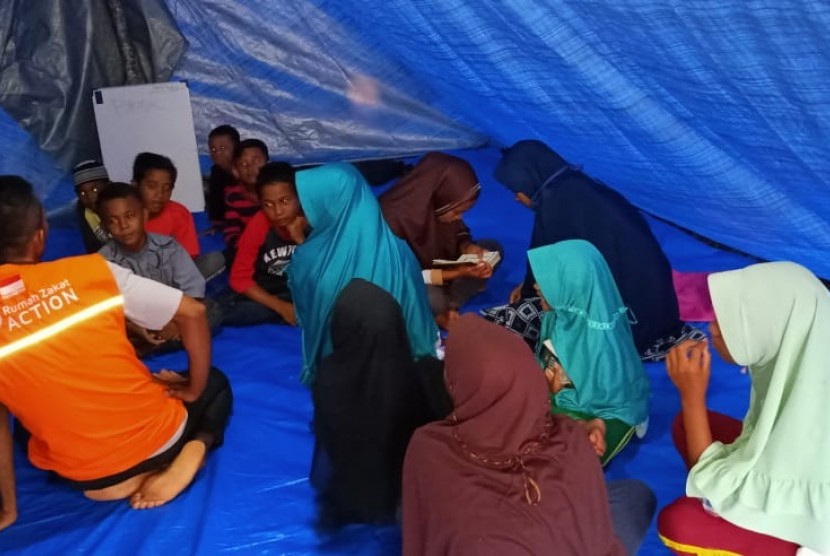 Rumah Zakat bantu pengungsi gempa Maluku.