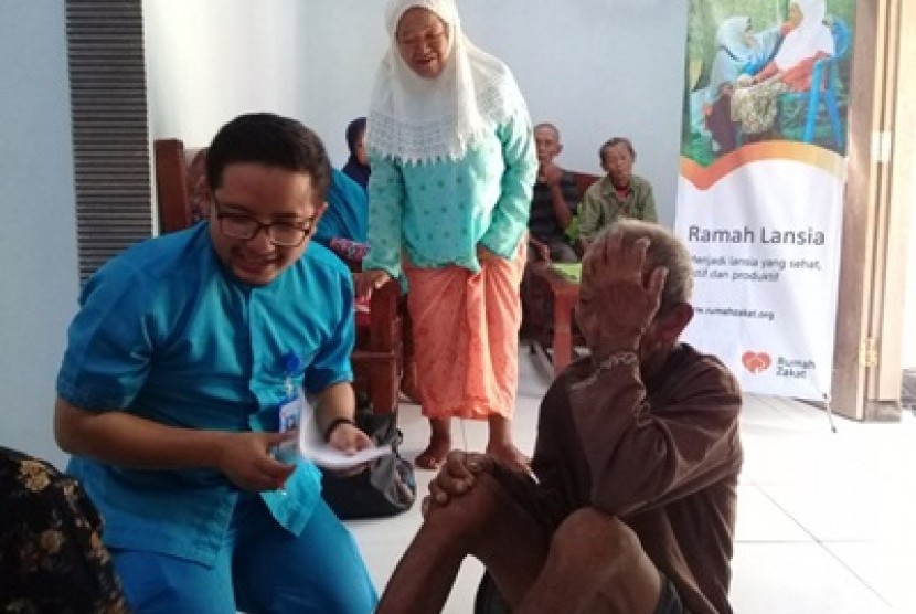 Rumah Zakat bekerja sama dengan Rumah Sakit Islam Banyu Bening Boyolali kembali hadir untuk melakukan kegiatan rutin ramah lansia pada tiap bulannya.