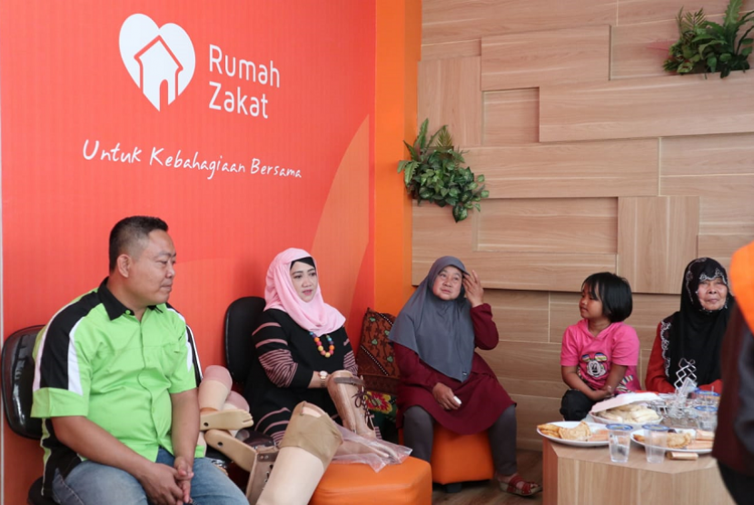 Rumah Zakat bersama Nussa Official dan Kitabisa.com menyalurkan bantuan kaki dan tangan palsu.