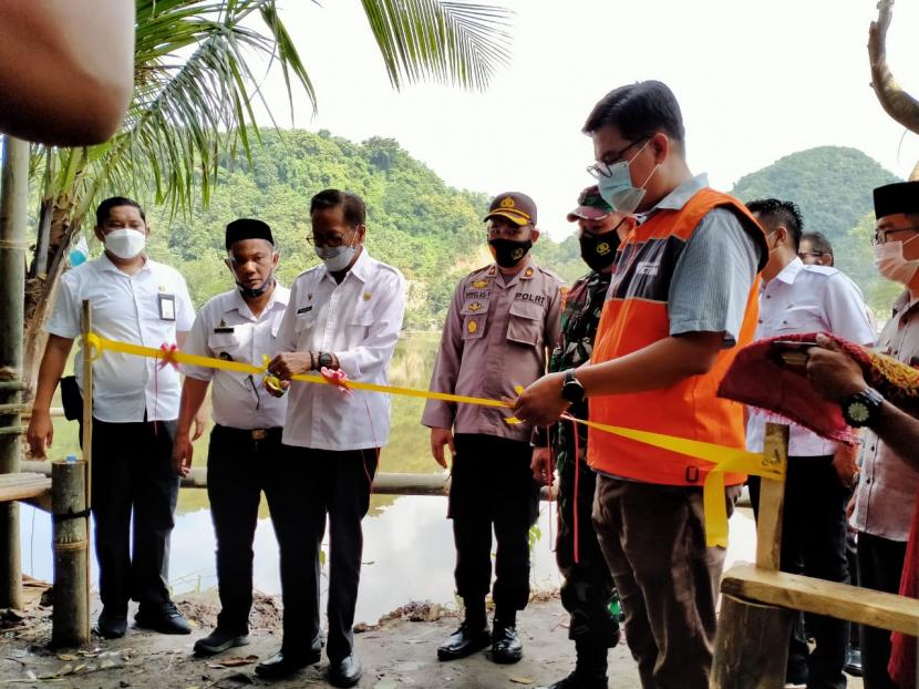 Rumah Zakat Bersama Pemerintah dan BPBD Provinsi Sulawesi Barat meresmikan Desa Tangguh Pesisir di Desa Mirring, Polewali Mandar, Sulawesi Barat, Rabu (3/3).