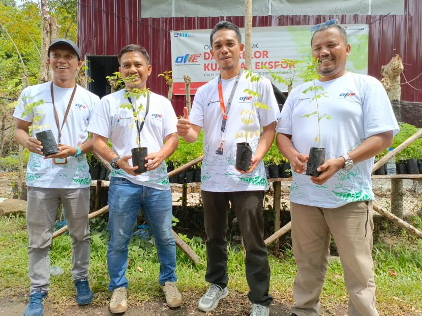 Rumah Zakat bersama Pertamina Fuel Sabang dalam program Pelestarian Hutan Lindung.