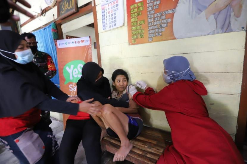 Rumah Zakat bersama Puskesmas Kecamatan Kanor, Kabupaten Bojonegoro sebagai pusat layanan kesehatan masyarakat mengadakan Gebyar Vaksinasi dan terfokus juga pada disabilitas dan anak-anak usia remaja, Senin (30/8). 