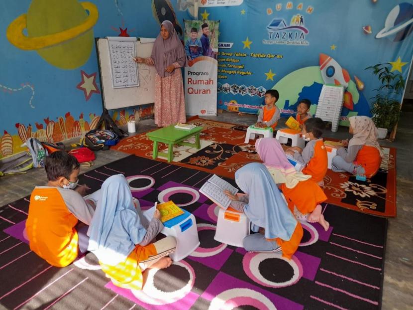 Rumah Zakat bersama Rumah Quran Tazkia Cirebon melakukan kegiatan Tahsin for Kids.