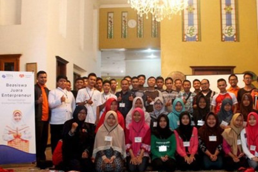 Rumah Zakat dan TDA Inisiasi Beasiswa Juara Entrepreneur