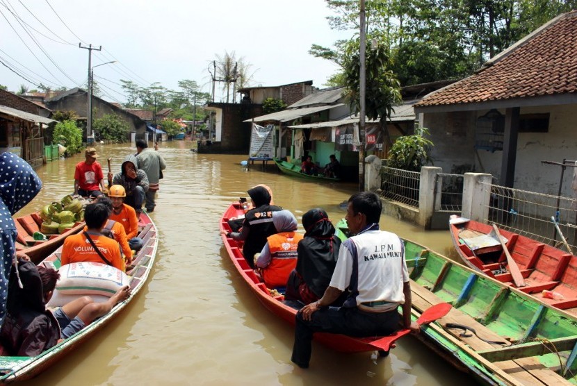  Rumah Zakat Distribusikan Bantuan di Bandung Selatan