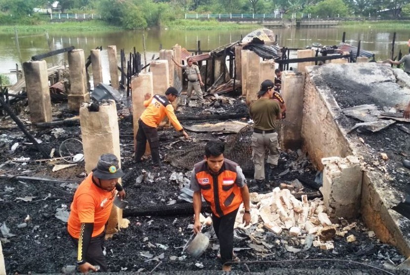 Rumah Zakat Distribusikan Bantuan untuk Korban Kebakaran