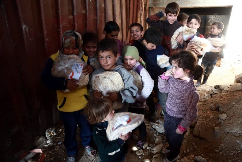 Rumah Zakat Distribusikan Roti di Ghouta Timur