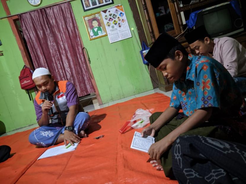 Rumah Zakat gelar taklim rutinan setiap 2 pekan sekali di Desa Berdaya Manggungsari Kecamatan Weleri Kabupaten Kendal Jawa Tengah, kamis 05 Maret 2020. (Rumah Zakat)