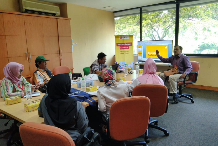 Rumah Zakat Jatim dan ZIS Indosat selenggarakan pelatihan kewirausahaan.