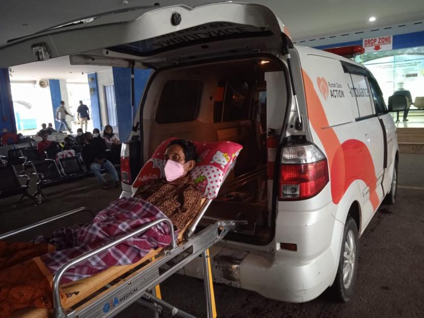 Rumah Zakat kembali memberikan bantuan bagi warga  kurang mampu di Lampung. Kali ini bantuan diberikan kepada Suhadi yang meminta bantuan kendaraan ambulans untuk mengantar ayahnya, Sutopo yang menderita kanker usus ke RS Abdul Muluk, Bandar Lampung.