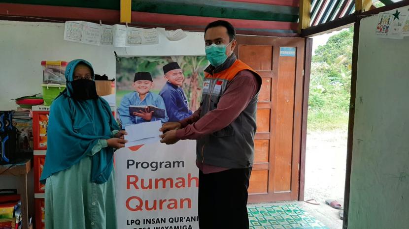 Rumah Zakat kembali memberikan support kepada warga yang berperan dalam proses pemberdayaan, salah satunya kepada guru ngaji LPQ Insan Qur’ani. 