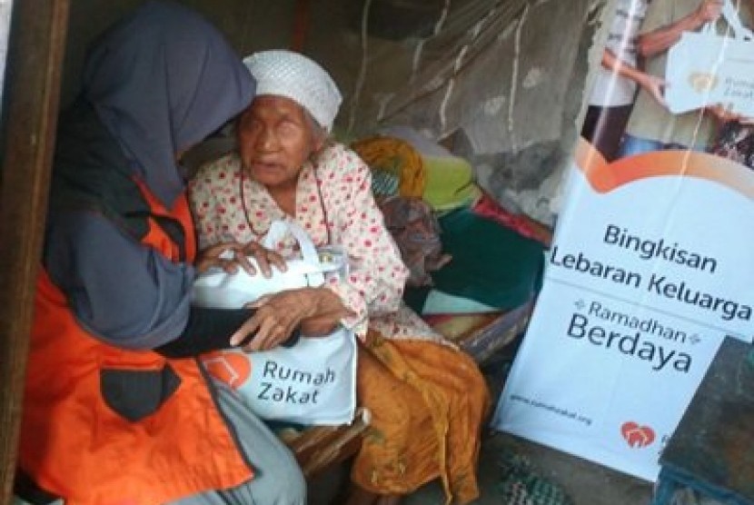Rumah Zakat kembali mendistribusikan Bingkisan Lebaran Keluarga untuk warga Kecamatan Genuk Kota Semarang.