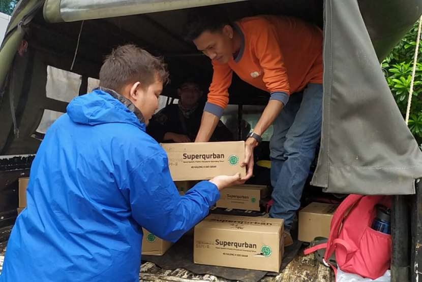 Rumah Zakat kirimkan bantuan Superqurban untuk warga terdampak banjir.