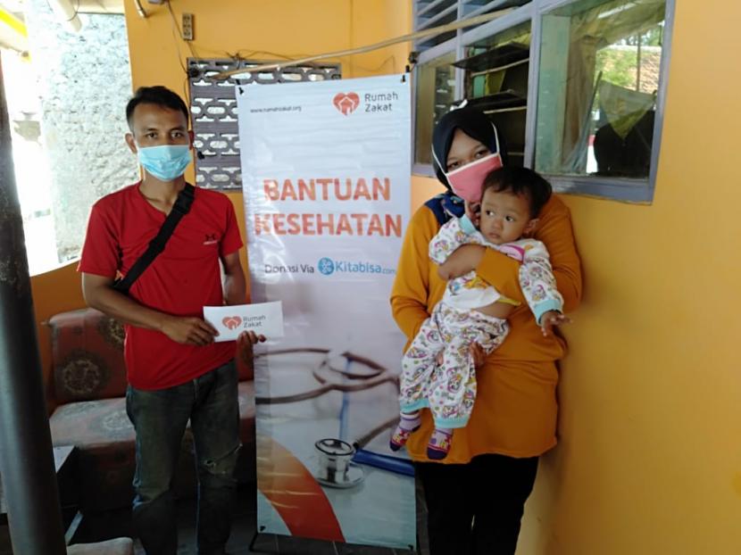 Rumah Zakat melalui Cita Sehat Foundation menyalurkan bantuan kesehatan tahap 2 untuk Kalista Nur Febrian. Kalista merupakan putra dari Mardian dan Nursyiami. 