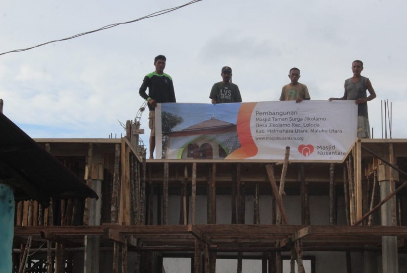 Rumah Zakat membantu pendirian masjid di kampung mualaf Jikolamo. 
