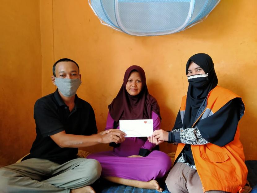 Rumah Zakat memberikan bantuan persalinan kepada Sukma