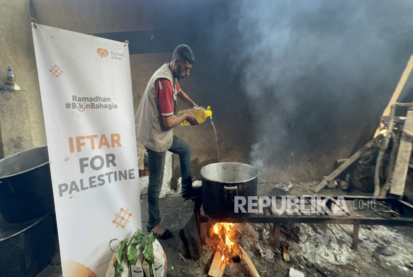 Rumah Zakat memberikan bantuan untuk Palestina.