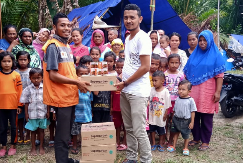 Rumah Zakat mendistribusikan 940 paket Superqurban ke Gunung Jumaad, Desa Tial, Kecamatan Salahutu, Kabupaten Maluku Tengah. 