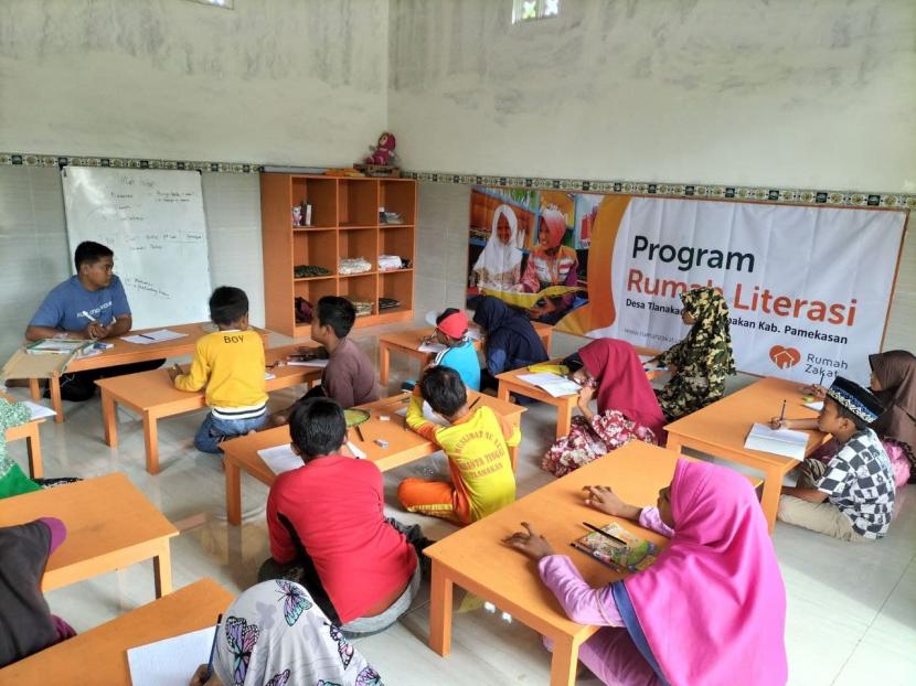 Rumah Zakat menghadirkan rumah literasi di Pamekasan untuk tingkatkan minat baca anak.