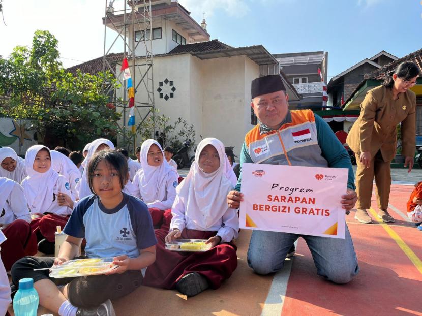 Rumah Zakat mengimplementasikan Berbagi Sarapan Bergizi Gratis di delapan provinsi Indonesia