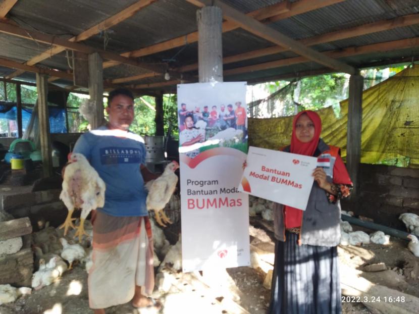 Rumah Zakat menyalurkan bantuan modal usaha untuk BUMMAS MamaBerdaya di Dusun Pandanan, Desa Malaka Kecamatan Pemenang Kabupaten Lombok Utara.