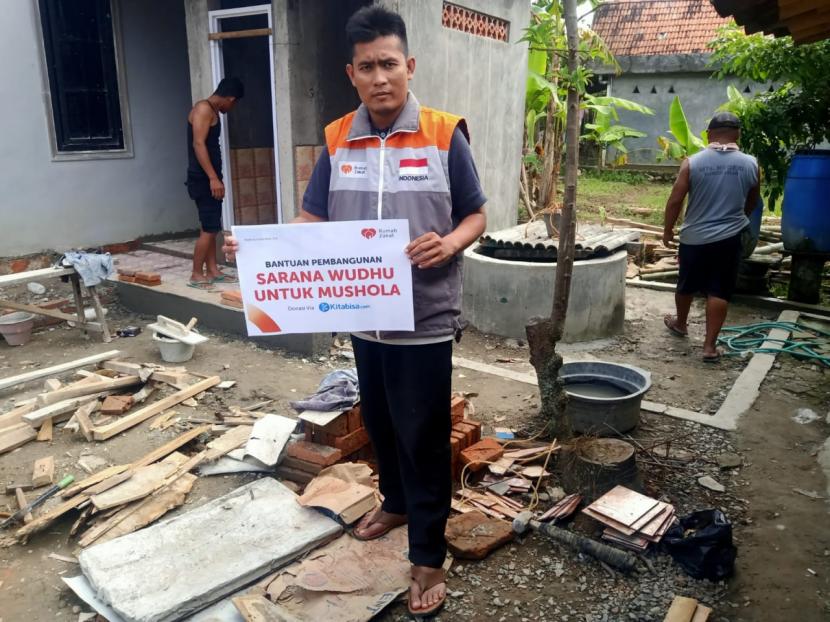  Rumah Zakat menyalurkan bantuan sarana wudhu untuk Mushola Al Amin yang terletak di Dusun Palang Rt 2 Rw 6 Desa Pojok, Kecamatan Tawangharjo, Kabupaten Grobogan.