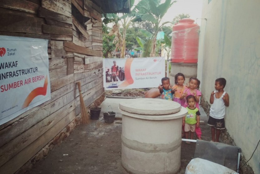 Rumah Zakat menyalurkan bantuan sumber air bersih bagi warga Desa Raja, Kecamatan Bua, Kabupaten Luwu, Sulawesi Selatan. 