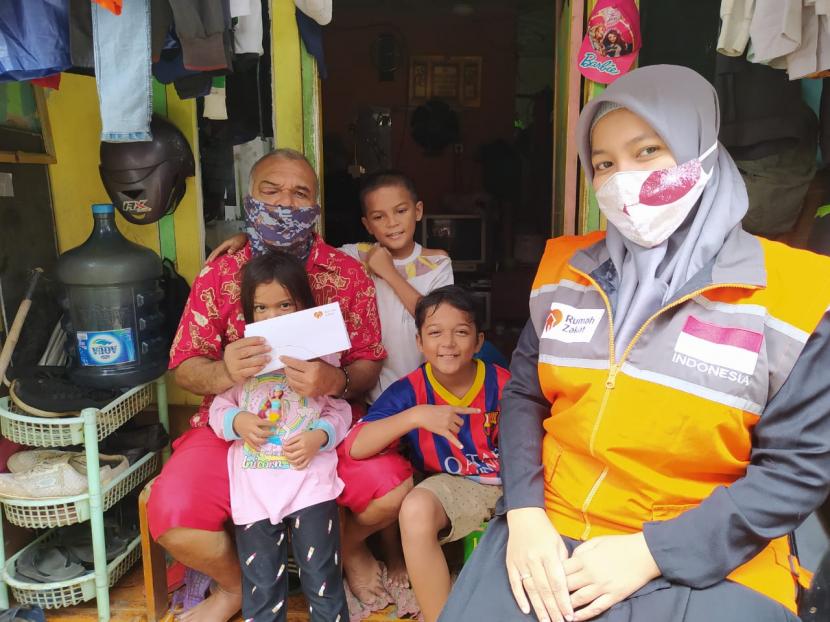 Rumah Zakat menyampaikan donasi dari #orangbaik sebesar Rp 4.370.000 untuk membantu operasi Erwin.