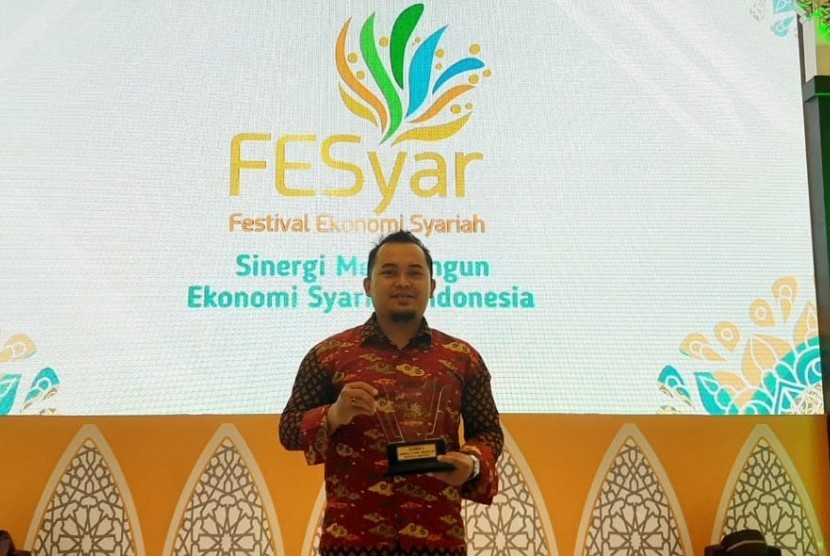 Rumah Zakat meraih Juara I Lembaga Zakat, Infak, Sedekah dan Wakaf (ZISWAF) unggulan untuk kategori Pemberdayaan Zakat Produktif dalam ajang festival Ekonomi Syariah (FESyar) Regional Jawa 2019. 