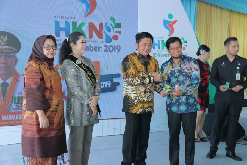Rumah Zakat meraih penghargaan dari Gubernur Sumatra Selatan.
