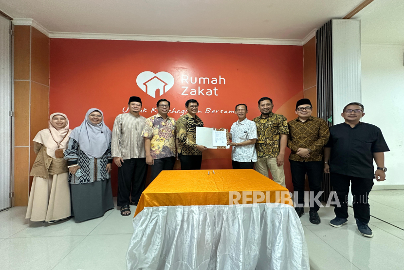 Rumah Zakat meraih predikat sangat baik dan transparan dalam audit syariah yang dilakukan Kementerian Agama. 