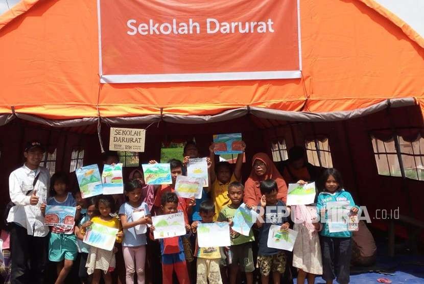 Rumah Zakat (RZ) mendirikan masjid darurat, MCK, dan sekolah darurat di Dusun Kandang Kaoq, Desa Tanjung, Kecamatan Tanjung, Kabupaten Lombok Utara, Nusa Tenggara Barat (NTB).