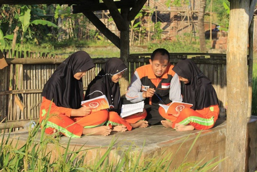  Rumah Zakat Salurkan 1.722 Alquran untuk 134 TPQ