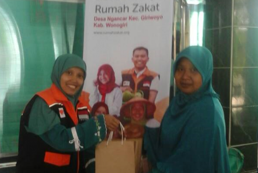 Rumah Zakat salurkan bantuan iqra