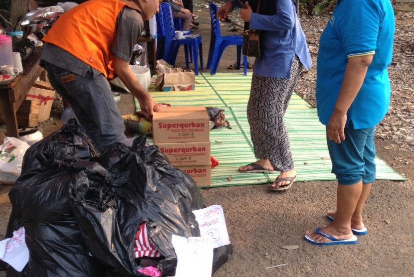 Rumah Zakat salurkan bantuan untuk korban kebakaran di Pasar Minggu, Jakarta.