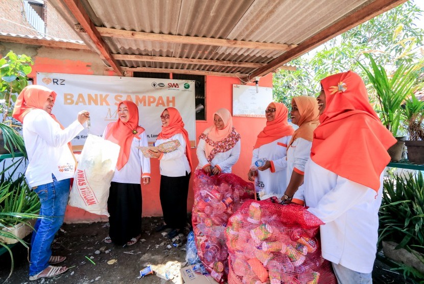 Rumah Zakat sukses menggulirkan Program Bank Sampah di Kampung Kesunean, Kelurahan Kasepuhan, Kecamatan Lemahwungkuk, Kota Cirebon.