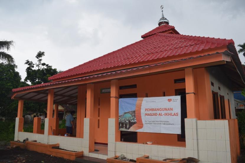  Rumah Zakat telah selesai membangun 13 masjid wakaf di 11 Kota/Kabupaten dengan total jumlah jamaah sebanyak 5.000 orang. 