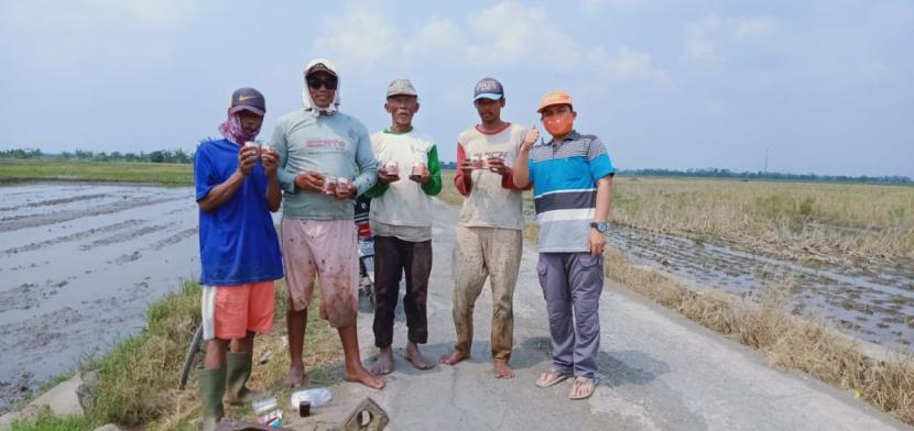 Rumah Zakat terus berupaya untuk meringankan beban masyarakat terdampak. Salah satunya melalui program sedekah pangan. Melalui program ini, Rumah Zakat terus membantu masyarakat terutama mereka yang kesulitan dalam hal ekonomi. Seperti yang dilakukan oleh Relawan Rumah Zakat pada Ahad (28/6)