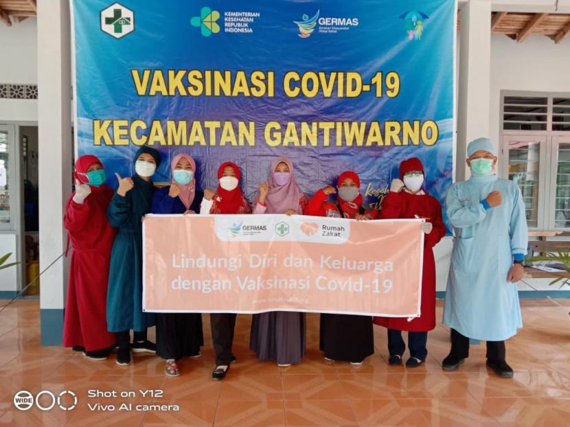 Rumah Zakat turut serta dalam program percepatan vaksinasi, salah satunya yang dilakukan di beberapa desa di Kecamatan Gantiwarno, Kabupaten Klaten.