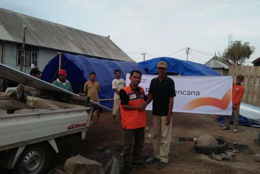 Rumah Zakat Wilayah NTB mulai melakukan pembangunan huntara di Pulau Bungin, Kecamatan Alas, Kabupaten Sumbawa, yang terdampak gempa dan juga kebakaran, Kamis (20/9).